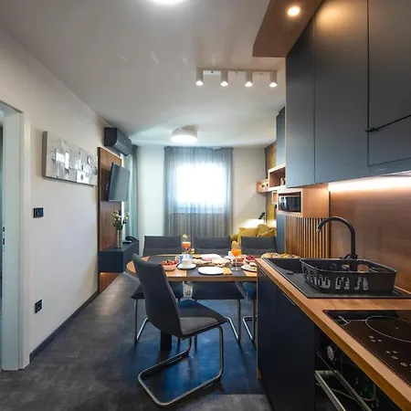 E&t - Luksuzni U Uvali Jazine, 아파트