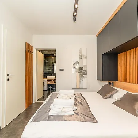 E&t Urban Luxury Apartment, Jazine Bay - Zara